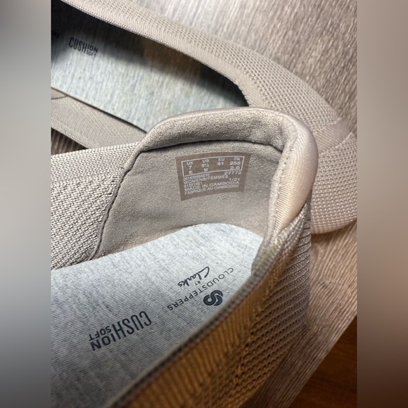 CLARKS Womens 9.5 Tyra Knit Ballet Flat Neutral Beige Cushionaire Comfort ✨ - Picture 4 of 7
